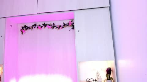 Snapshot of hollyadamss_ chatting on 1, 4, 2026 Sofia online show from 1, 4, 2026