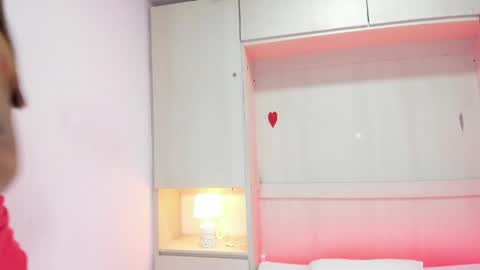 Snapshot of hollyadamss_ chatting on 10, 4, 2026 Sofia online show from 10, 4, 2026