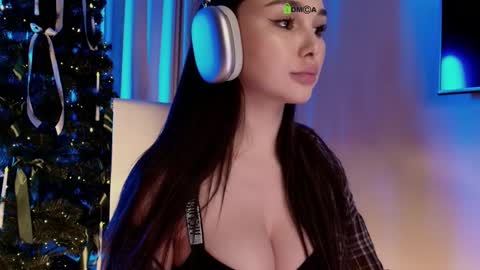 Snapshot of hollyextra chatting on 10, 1, 2025 hollyextra online show from 10, 1, 2025