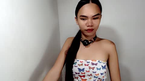 Snapshot of hollyhalo chatting on 8, 11, 2025 hollyhalo online show from 8, 11, 2025