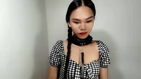 Snapshot of hollyhalo chatting on 12, 11, 2025 hollyhalo online show from 12, 11, 2025