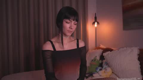 Holly Linder online show from 2, 11, 2025