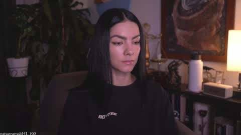 Holly Linder online show from 25, 3, 2026