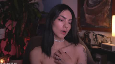 Holly Linder online show from 11, 4, 2026