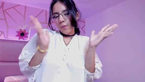 hollypeach_ online show from 14, 11, 2025