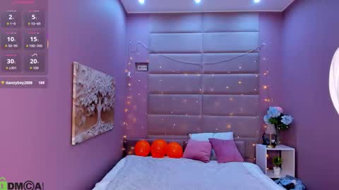 Holly online show from 30, 10, 2025