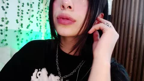 holly online show from 31, 12, 2024