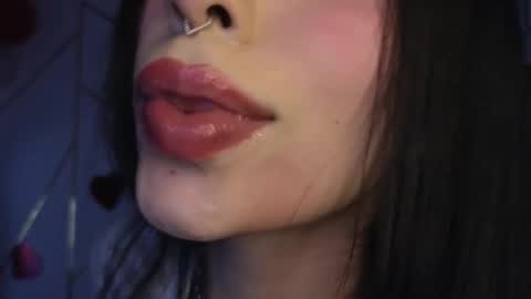 Snapshot of hollyxx_ chatting on 6, 3, 2026 holly online show from 6, 3, 2026