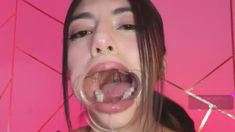 Snapshot of hollyxx_ chatting on 19, 3, 2026 holly online show from 19, 3, 2026