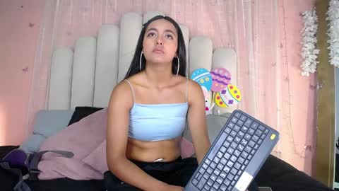 Snapshot of hollyyqueen_ chatting on 30, 3, 2026 Hollyy online show from 30, 3, 2026