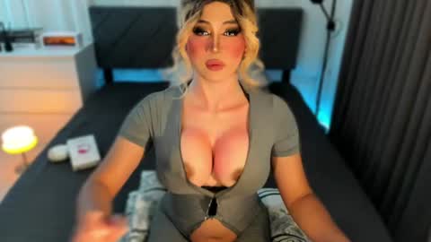 Miss Gia online show from 2, 7, 2026