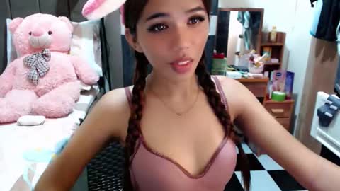 Snapshot of holy_molly1 chatting on 22, 12, 2025 holy_molly1 online show from 22, 12, 2025