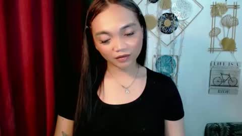 Snapshot of holy_shine chatting on 18, 12, 2025 Bella online show from 18, 12, 2025