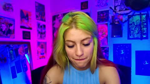 Snapshot of holyeva chatting on 6, 12, 2024 online show from 6, 12, 2024