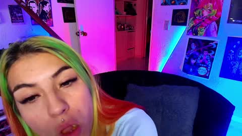 Snapshot of holyeva chatting on 5, 2, 2025 online show from 5, 2, 2025