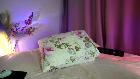 Snapshot of holyyy_fuck chatting on 29, 1, 2025 Vicky my another account here - desperate clit online show from 29, 1, 2025