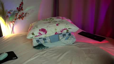Snapshot of holyyy_fuck chatting on 7, 3, 2025 Vicky my another account here - desperate clit online show from 7, 3, 2025