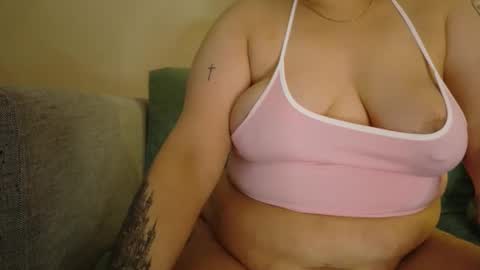 Snapshot of honeeyyy_pot chatting on 22, 4, 2026 Honey online show from 22, 4, 2026