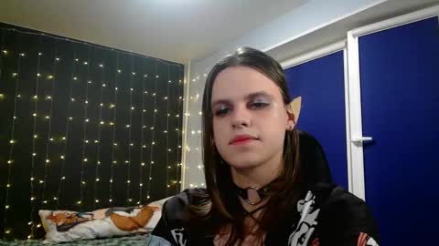 Snapshot of honelin chatting on 8, 1, 2025 Honelints boyblonde hair AsterMIntfemboybrown hair online show from 8, 1, 2025