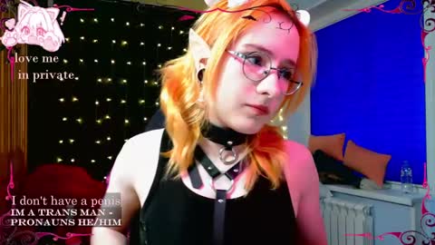 Snapshot of honelin chatting on 3, 3, 2025 Honelints boyblonde hair AsterMIntfemboybrown hair online show from 3, 3, 2025