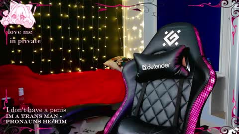 Snapshot of honelin chatting on 3, 3, 2025 Honelints boyblonde hair AsterMIntfemboybrown hair online show from 3, 3, 2025