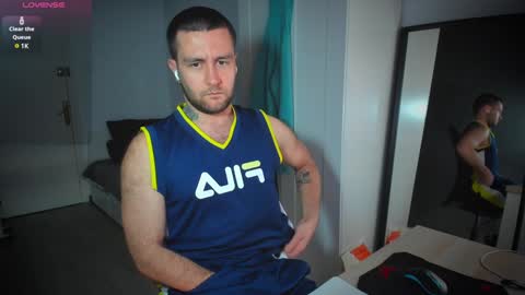 Snapshot of honestandrew chatting on 31, 1, 2025 Andrew online show from 31, 1, 2025