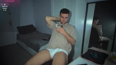 Snapshot of honestandrew chatting on 11, 3, 2025 Andrew online show from 11, 3, 2025