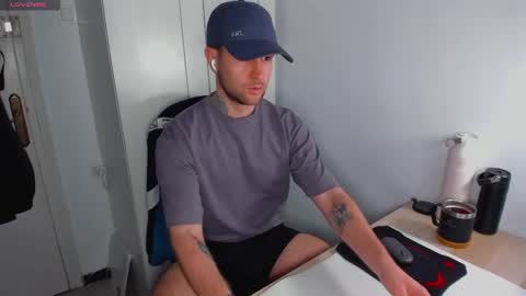 Snapshot of honestandrew chatting on 29, 3, 2026 Andrew online show from 29, 3, 2026