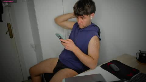 Snapshot of honestandrew chatting on 7, 4, 2026 Andrew online show from 7, 4, 2026