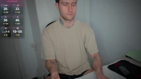 Snapshot of honestandrew chatting on 13, 4, 2026 Andrew online show from 13, 4, 2026