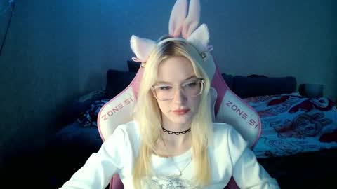 honey_bold online show from 17, 12, 2025