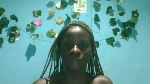 Snapshot of honey_bug2 chatting on 29, 9, 2025 Queen online show from 29, 9, 2025