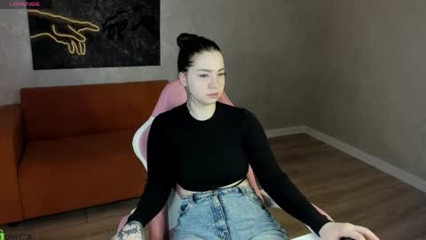 Snapshot of honey_cherrry chatting on 17, 5, 2026 Honey online show from 17, 5, 2026