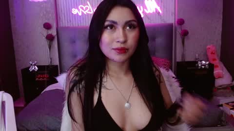 honey_doll_x online show from 12, 5, 2026