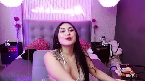 honey_doll_x online show from 15, 5, 2026