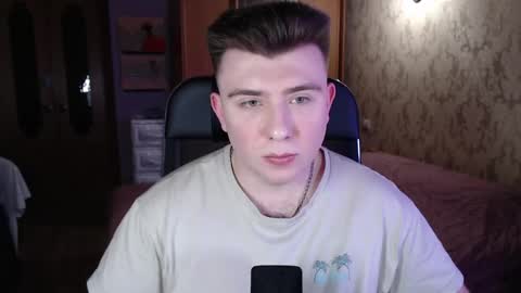 Snapshot of honey_furry chatting on 14, 4, 2026 Wolfy online show from 14, 4, 2026