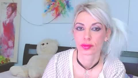 honey_lara online show from 7, 1, 2026