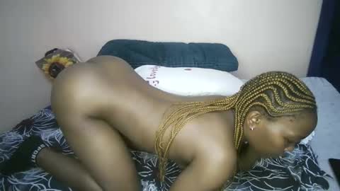 honey_nubia0 online show from 15, 2, 2026