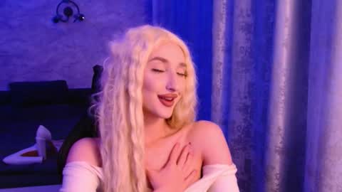 honey_sunset online show from 13, 11, 2025