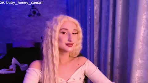 honey_sunset online show from 11, 1, 2026