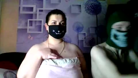 Snapshot of honey_sweet_couple chatting on 6, 1, 2026 Alexa and Oscar online show from 6, 1, 2026