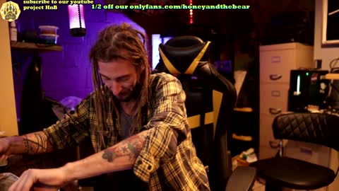 Honey and Bear online show from 10, 1, 2025