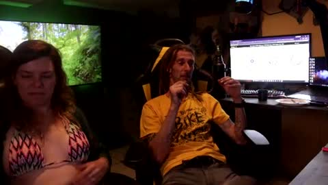 Honey and Bear online show from 27, 6, 2026