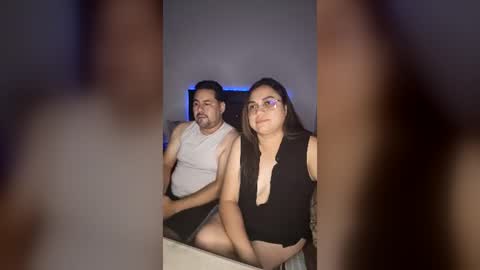 Honey y Edu online show from 4, 8, 2026