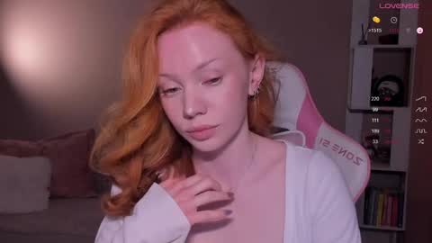 Snapshot of honeyautumn chatting on 25, 4, 2026 honeyautumn online show from 25, 4, 2026