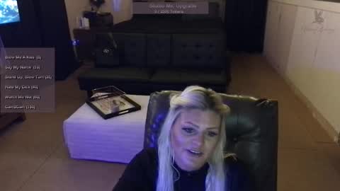 Snapshot of honeybuhnny chatting on 7, 3, 2026 honeybuhnny online show from 7, 3, 2026