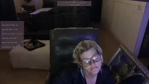 Snapshot of honeybuhnny chatting on 13, 3, 2026 honeybuhnny online show from 13, 3, 2026