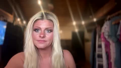 Snapshot of honeybuhnny chatting on 22, 3, 2026 honeybuhnny online show from 22, 3, 2026