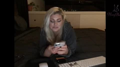 Snapshot of honeybuhnny chatting on 28, 3, 2026 honeybuhnny online show from 28, 3, 2026