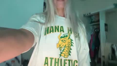 Snapshot of honeybun_z chatting on 27, 9, 2025 honeybun_z online show from 27, 9, 2025